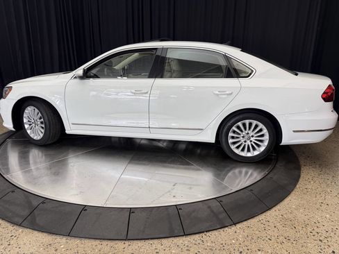 Used 2017 Volkswagen Passat 1.8T SE FWD image 4