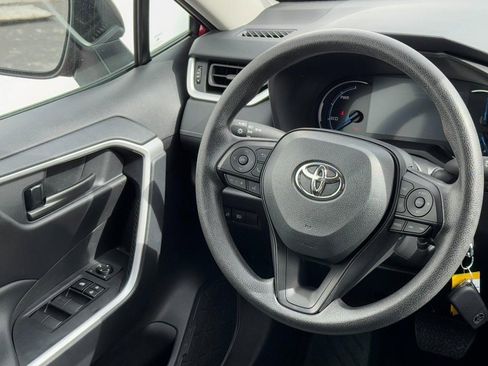 Used 2025 Toyota RAV4 LE image 12