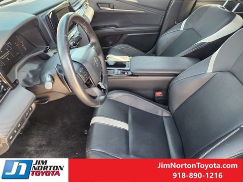 Used 2025 Toyota Camry SE image 14