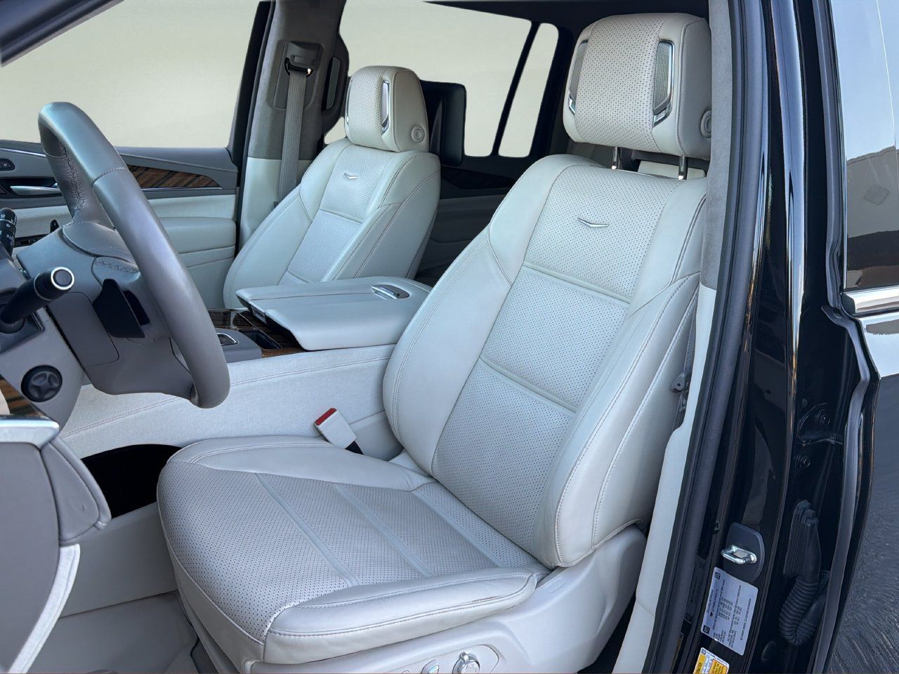 Used 2023 Cadillac Escalade ESV Premium Luxury Platinum AWD/4WD image 12