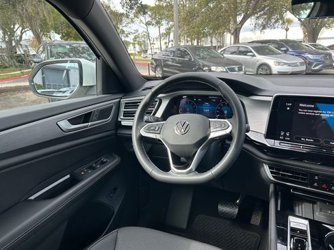 New 2026 Volkswagen Atlas Cross Sport SE FWD image 9