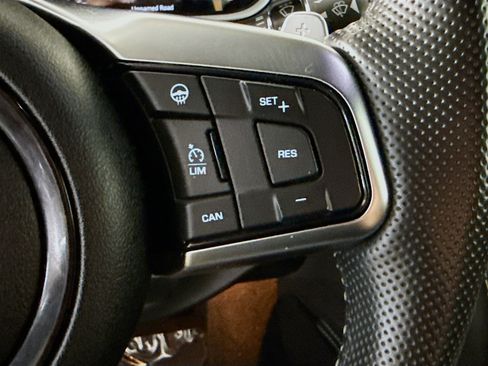 Used 2021 Jaguar F-TYPE R AWD/4WD image 15