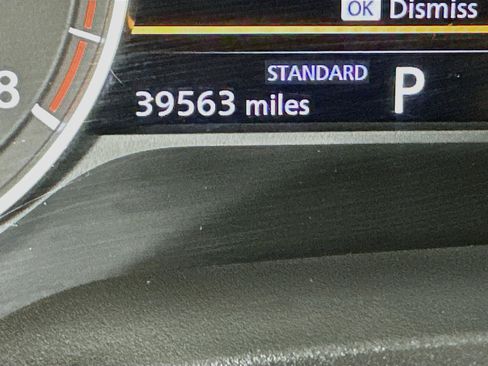 Used 2025 Nissan Rogue SV FWD image 19