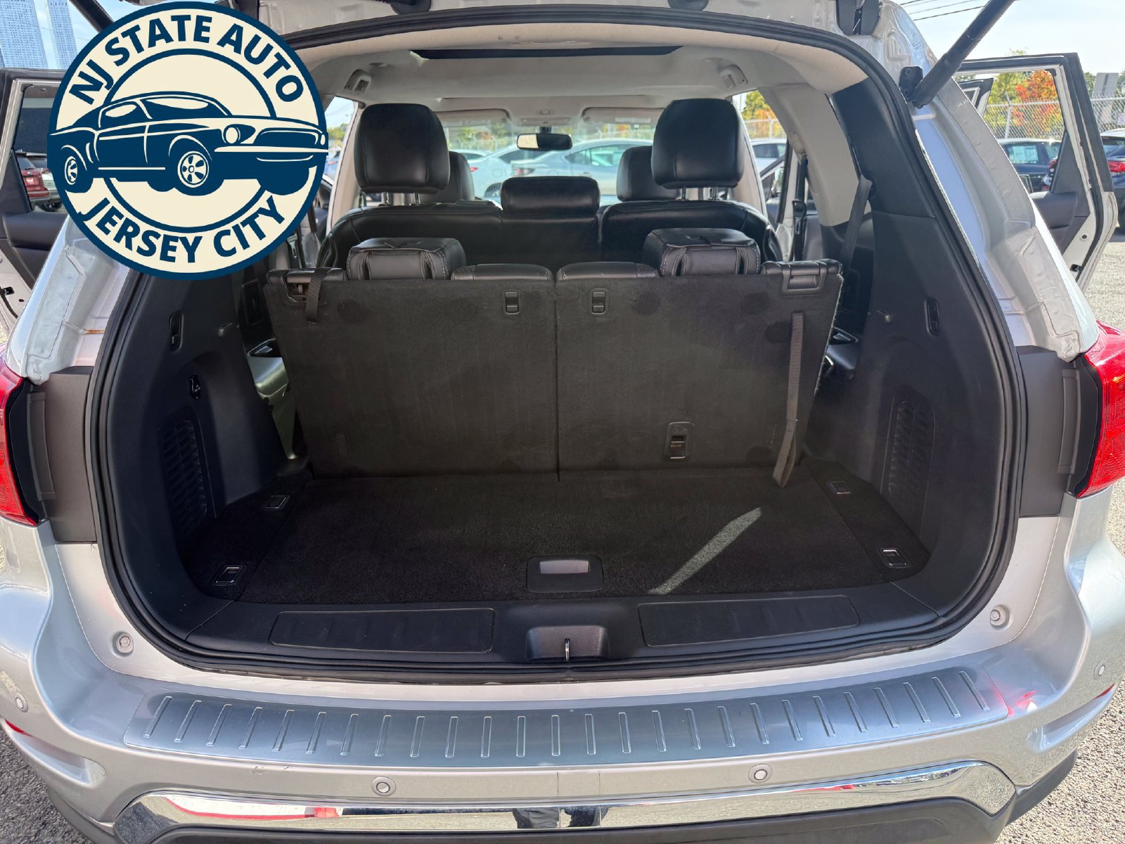 Used 2017 Nissan Pathfinder Platinum w/ Cargo Package AWD/4WD image 54