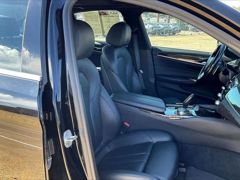 Used 2018 BMW 530e image 13