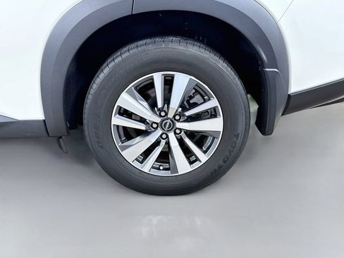 Used 2023 Nissan Pathfinder SL w/ Lighting Package (N92) AWD/4WD image 31