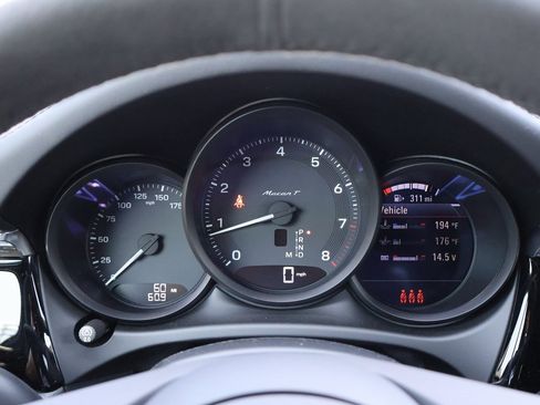 New 2025 Porsche Macan image 26