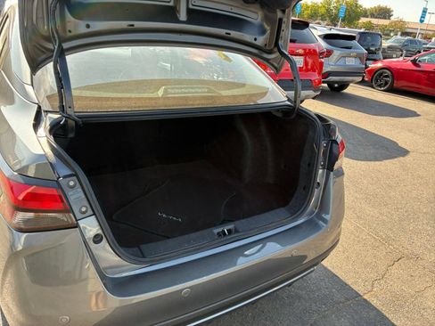 Used 2025 Nissan Versa SV FWD image 29