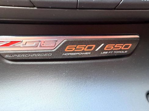 Used 2015 Chevrolet Corvette Z06 w/ 3LZ Preferred Equipment Group RWD image 28