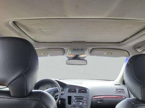 Used 2004 Volvo S60 2.4 FWD image 9