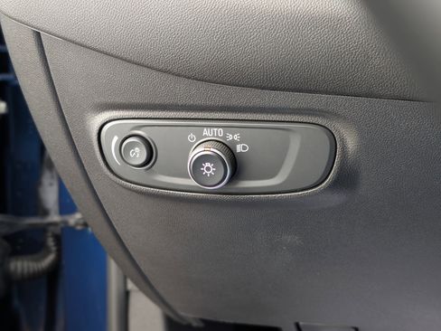 Used 2023 Chevrolet Equinox LT image 27