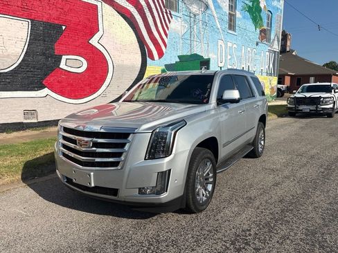 Used 2020 Cadillac Escalade 2WD image 1