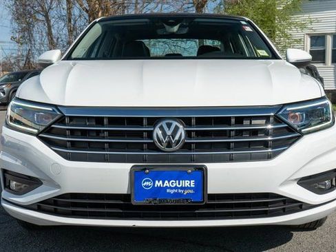 Used 2021 Volkswagen Jetta SEL Premium FWD image 3
