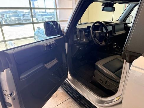 Used 2022 Ford Bronco Outer Banks image 9