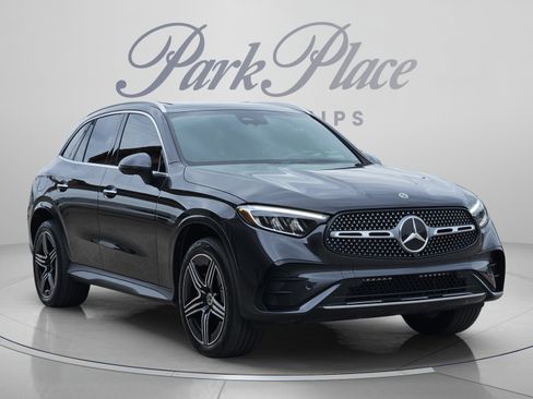 Used 2025 Mercedes-Benz GLC 350e 4MATIC image 7