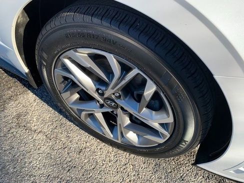 Used 2022 Hyundai Sonata SEL image 8