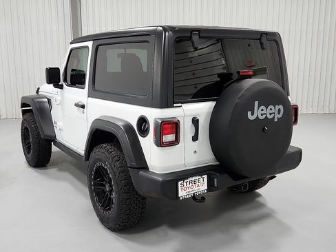 Used 2019 Jeep Wrangler Sport image 3