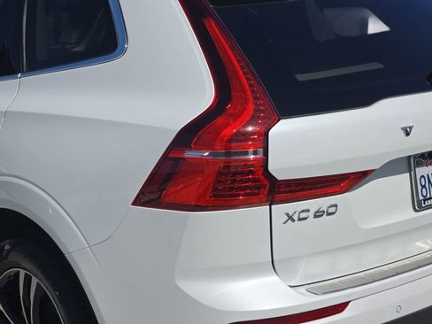 Used 2020 Volvo XC60 T5 Momentum FWD image 38
