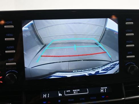 Used 2024 Toyota Sienna LE image 19