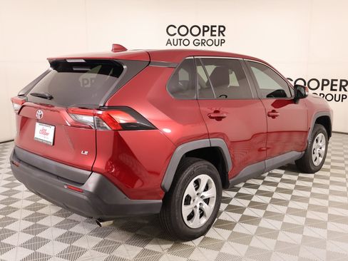 Used 2022 Toyota RAV4 LE image 19