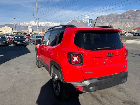 Used 2016 Jeep Renegade Latitude w/ Popular Equipment Group image 7