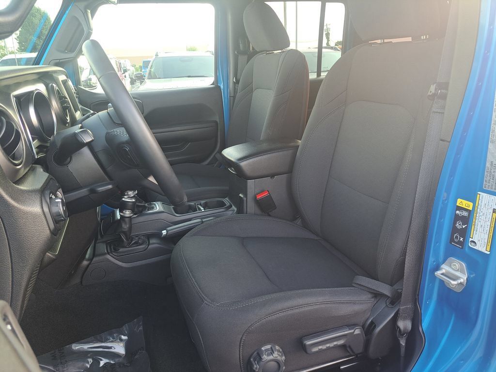 Used 2023 Jeep Wrangler Unlimited Sport AWD/4WD image 26
