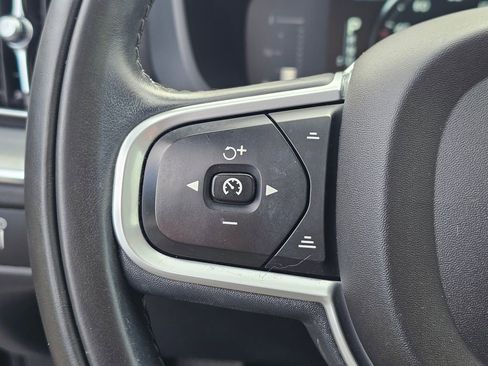 Used 2019 Volvo XC60 T5 Momentum w/ Protection Package Premier AWD/4WD image 35