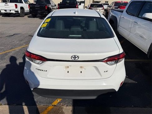 Used 2023 Toyota Corolla LE image 3