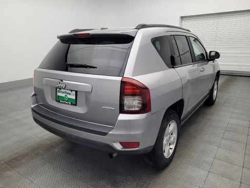 Used 2017 Jeep Compass Latitude image 9