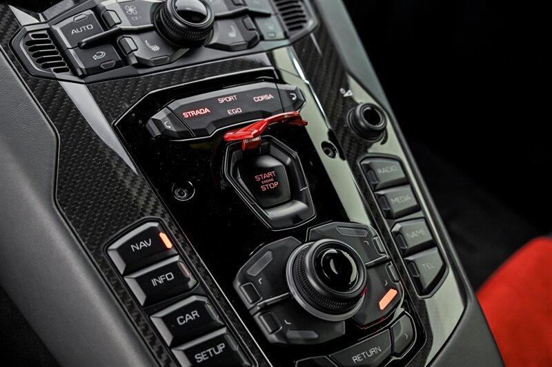 Used 2019 Lamborghini Aventador SVJ AWD/4WD image 49