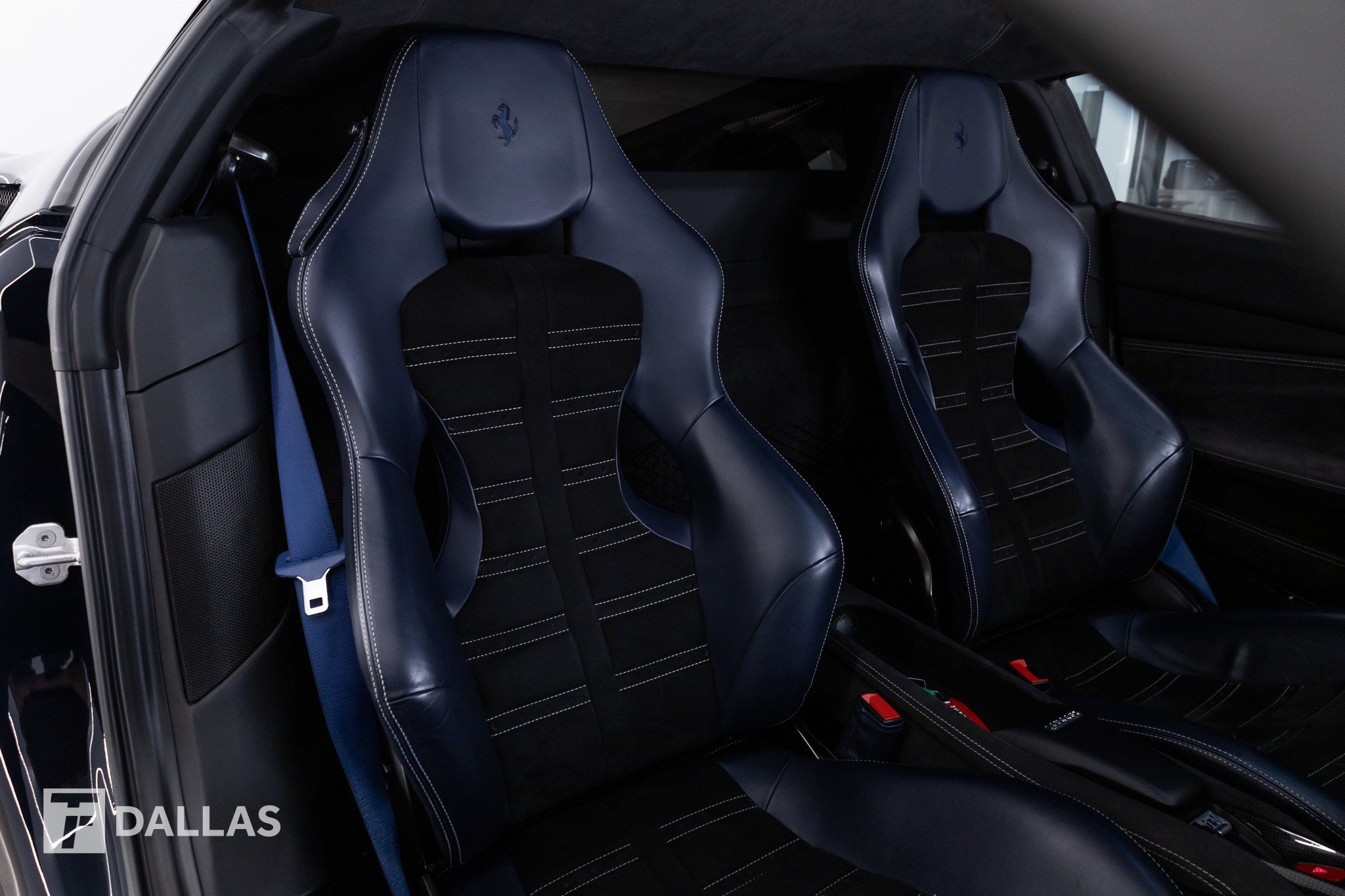 Used 2020 Ferrari F8 Tributo RWD image 45