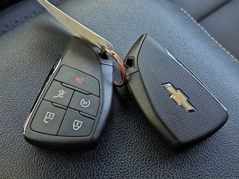 Used 2024 Chevrolet Blazer EV LT AWD/4WD image 24