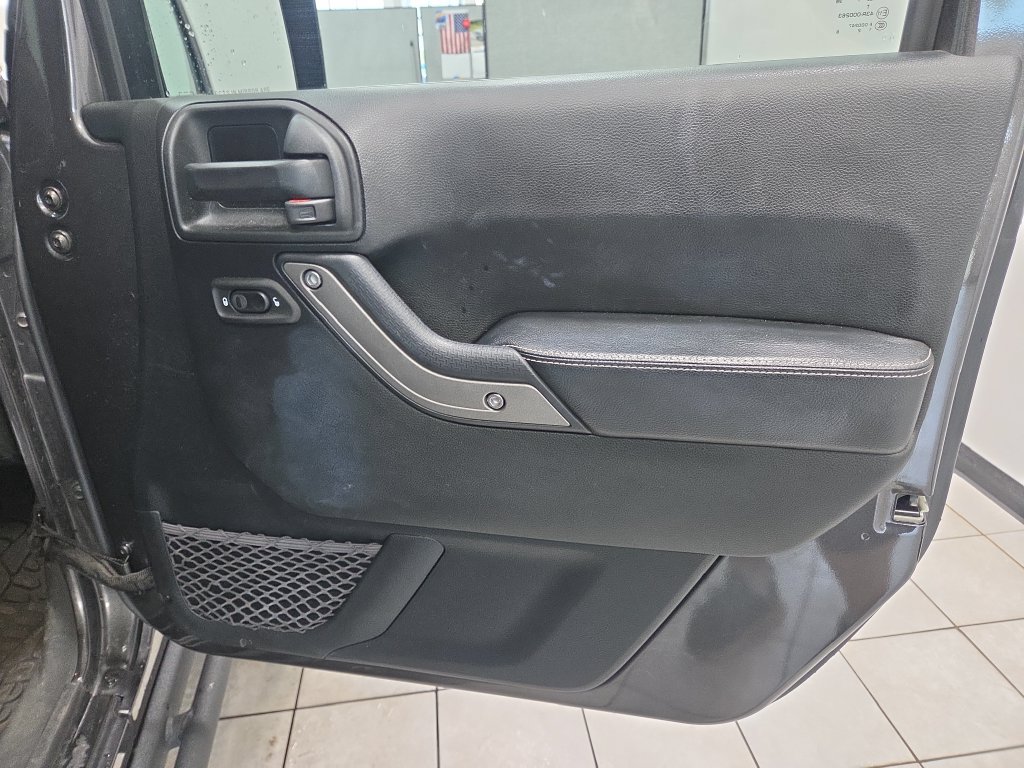 Used 2018 Jeep Wrangler Unlimited Sport AWD/4WD image 16