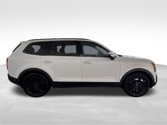 Used 2022 Kia Telluride SX w/ Nightfall Edition Package AWD/4WD image 11