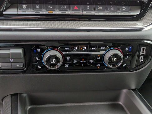 New 2026 Chevrolet Silverado 2500 ZR2 AWD/4WD image 30