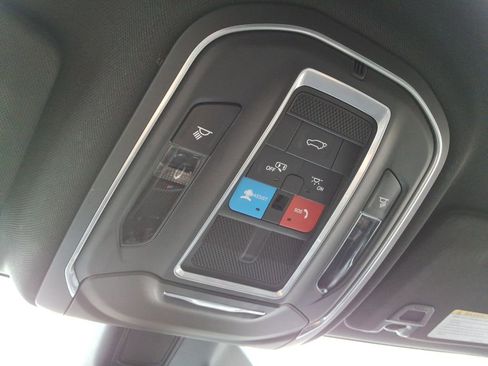 Used 2022 Jeep Grand Cherokee L Laredo image 34