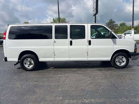 Used 2016 Chevrolet Express 3500 LT w/ LT Preferred Equipment Group RWD image 7