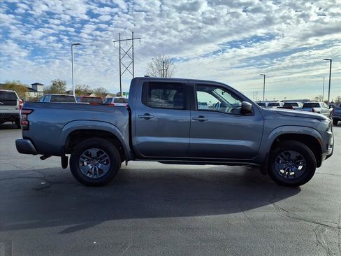 Used 2025 Nissan Frontier SV image 32