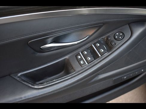 Used 2016 BMW 550i Sedan image 17