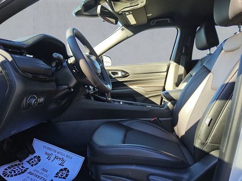 New 2026 Jeep Compass Latitude image 9