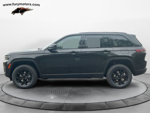 New 2025 Jeep Grand Cherokee Altitude AWD/4WD image 6