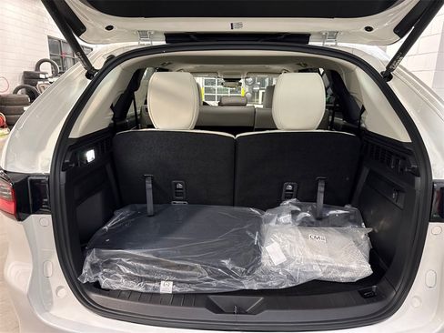 New 2026 MAZDA CX-90 Plug-In Hybrid w/ Preferred image 7