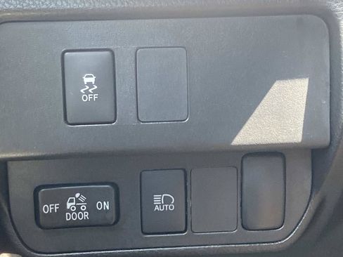 Used 2023 Toyota Tacoma SR5 w/ Technology Package AWD/4WD image 25
