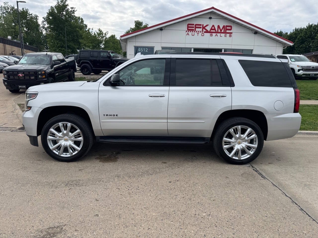 Used 2018 Chevrolet Tahoe Premier AWD/4WD image 2