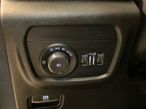 Used 2022 Jeep Grand Cherokee L Limited image 20