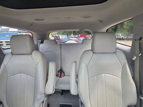 Used 2017 Buick Enclave Leather FWD image 19