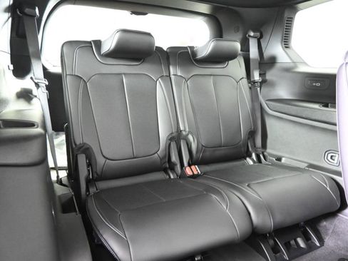 New 2025 Jeep Grand Cherokee L Limited w/ Luxury Tech Group II image 16