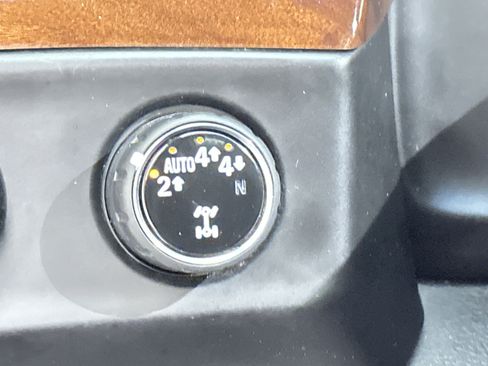 Used 2019 Cadillac Escalade Premium Luxury w/ LPO, Radiant Package image 44