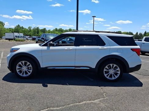 Used 2021 Ford Explorer XLT w/ Equipment Group 202A AWD/4WD image 7