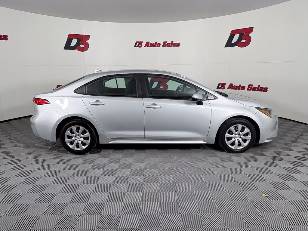 Used 2022 Toyota Corolla LE FWD image 9